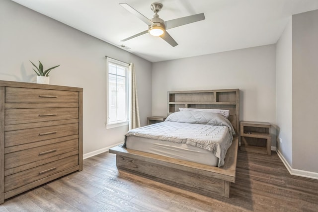 641 S Maple Ave Unit I, Oak Park, IL 60304 - bedroom with wood finished floors and a ceiling fan