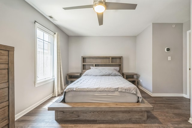 641 S Maple Ave Unit I, Oak Park, IL 60304 - bedroom with wood finished floors and ceiling fan