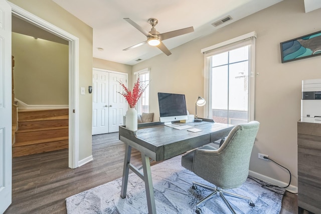 641 S Maple Ave Unit I, Oak Park, IL 60304 - home office with a ceiling fan and wood finished floors