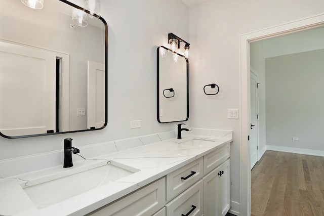 1947 Summerton Pl, Northbrook, IL 60062 - full bath with double vanity and wood finished floors