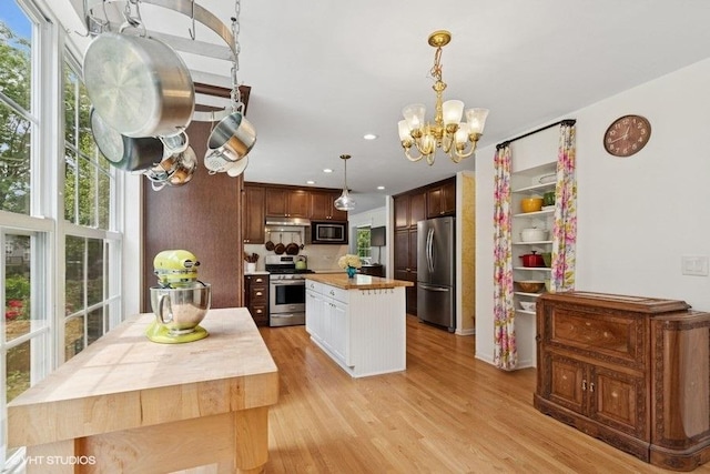 36917 N Deer Trail Dr, Lake Villa, IL 60046 - kitchen with appliances with stainless steel finishes, a chandelier, light wood-style floors, healthy amount of natural light, and recessed lighting