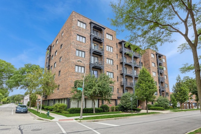414 Clinton Pl Unit 302, River Forest, IL 60305 - photo 2