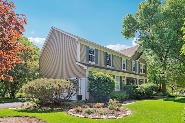 305 Buckingham Dr, Algonquin, IL 60102 - view of front facade featuring a front lawn