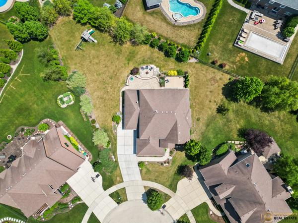 13119 Kinsale Ct, Lemont, IL 60439 - aerial view of property's location with a pool