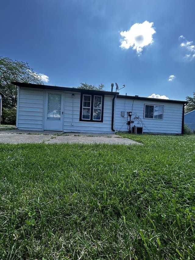17304 Peach Grov Ave, Hazel Crest, IL 60429 - photo 3