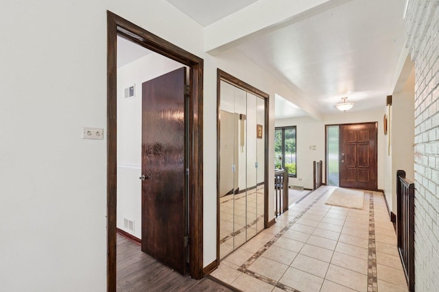 13115 Maple Rd, Mokena, IL 60448 - foyer entrance with baseboards