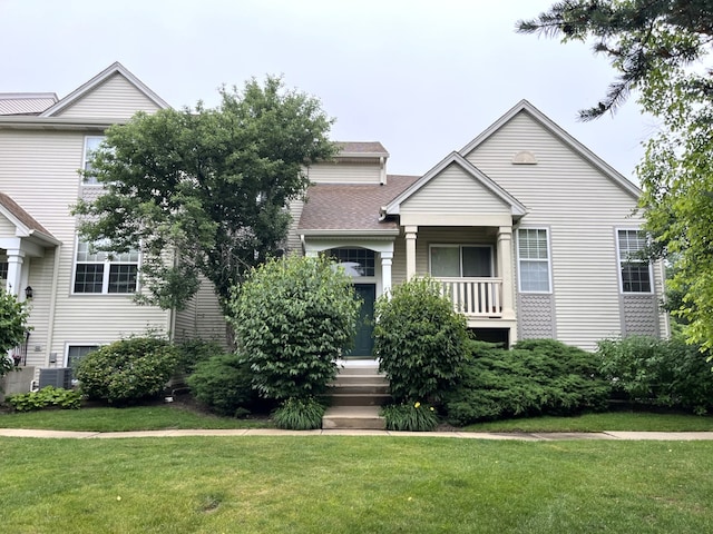 1542 Shelby Ct, Gurnee, IL 60031 - view of front of property featuring a front yard and a shingled roof