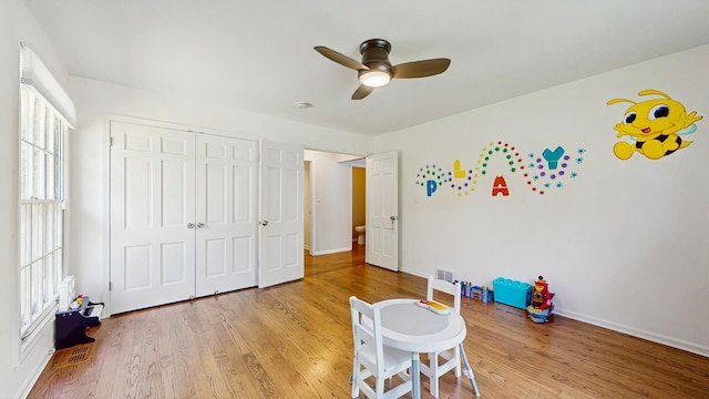 39 Keswick Ct, Lincolnshire, IL 60069 - recreation room featuring a ceiling fan and light wood-style flooring