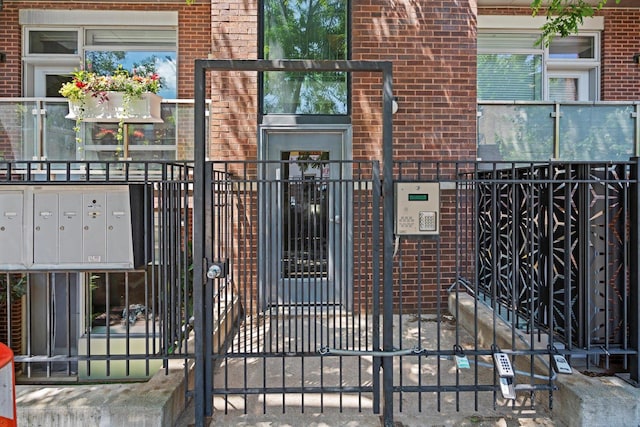 2140 W Armitage Ave Unit 3W, Chicago, IL 60647 - view of gate