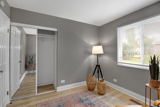 17711 Country Club Ln, Country Club Hills, IL 60478 - living area with wood finished floors and baseboards