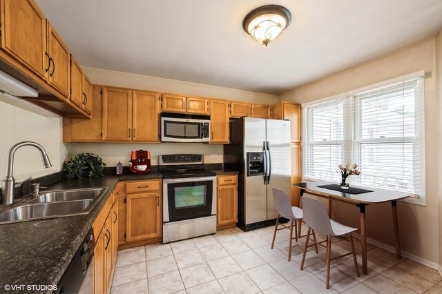 276 Greensboro Ct, Elk Grove Village, IL 60007 - empty room featuring a ceiling fan and light colored carpet