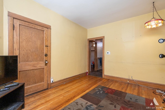 2339 S 61st Ave, Cicero, IL 60804 - entrance foyer with light wood-type flooring and baseboards