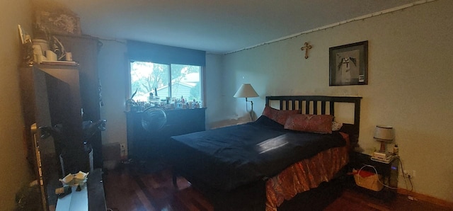 501 Hemlock Ln, Libertyville, IL 60048 - bedroom with wood finished floors