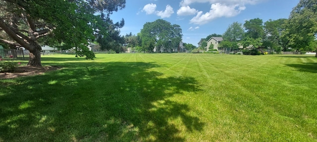 501 Hemlock Ln, Libertyville, IL 60048 - view of grassy yard