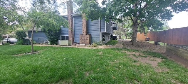 501 Hemlock Ln, Libertyville, IL 60048 - view of side of home featuring a cooling unit