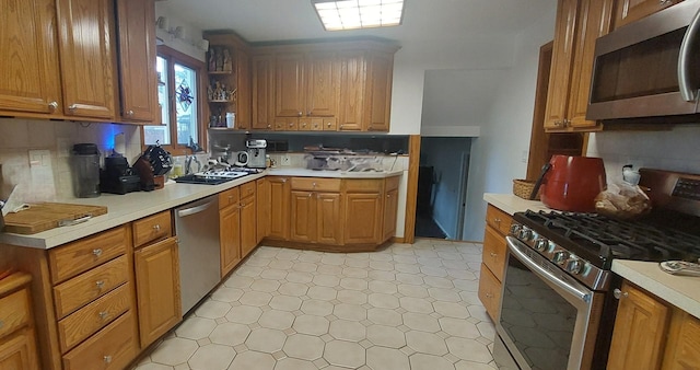 501 Hemlock Ln, Libertyville, IL 60048 - kitchen with stainless steel appliances and light countertops