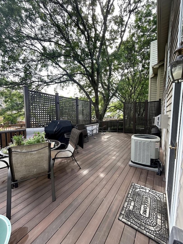 96 Townsend Cir, Naperville, IL 60565 - deck with area for grilling