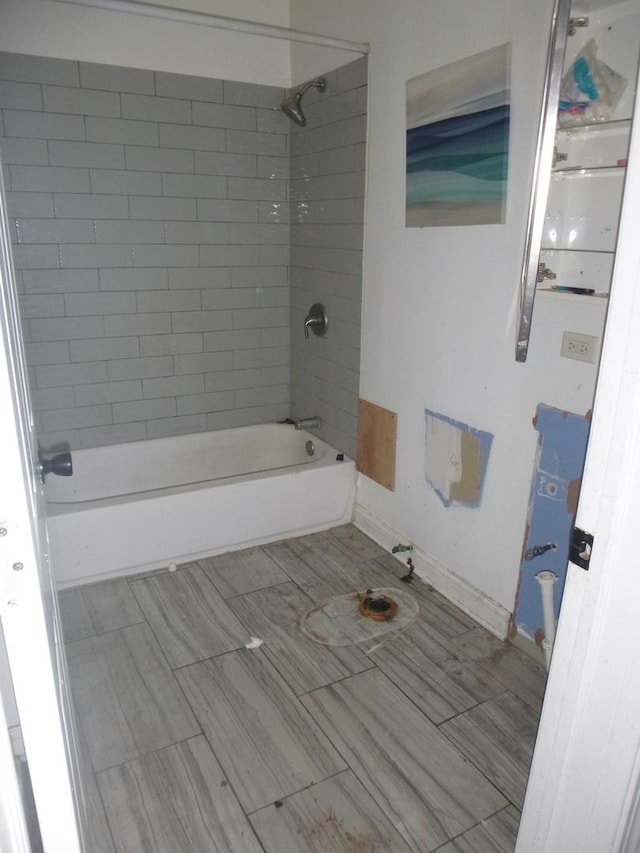 1528 S Spaulding Ave, Chicago, IL 60623 - full bathroom featuring bathtub / shower combination