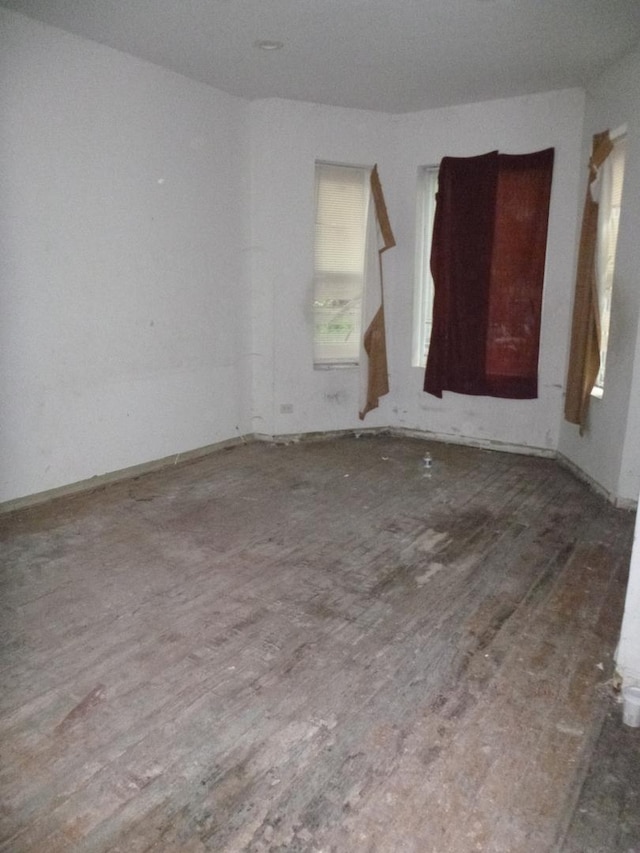 1528 S Spaulding Ave, Chicago, IL 60623 - unfurnished room with wood finished floors