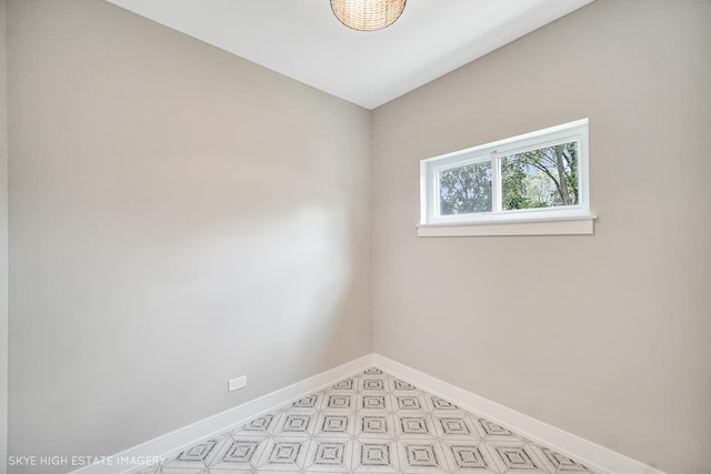 4947 Wilcox Ave, Downers Grove, IL 60515 - spare room with baseboards