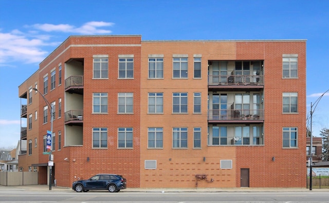 3637 N Spaulding Ave Unit 205, Chicago, IL 60618 - photo 1