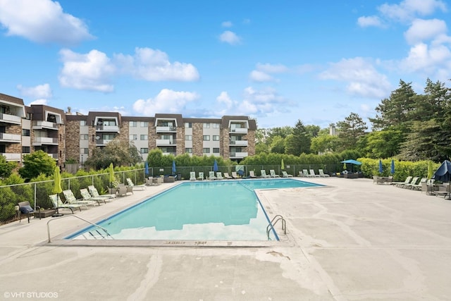 3300 N Carriageway Dr Unit 209, Arlington Heights, IL 60004 - community pool with a patio area