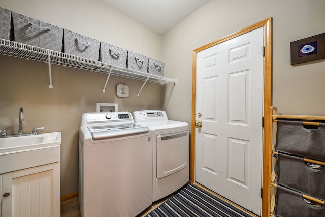 2845 Kendridge Ln, Aurora, IL 60502 - laundry room with washing machine and dryer