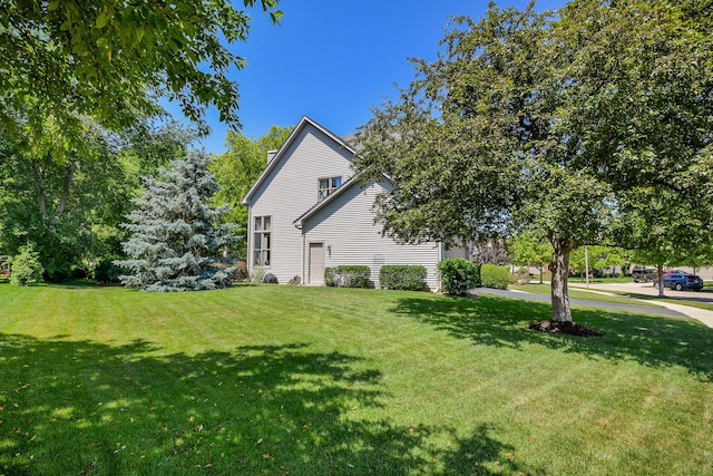 2845 Kendridge Ln, Aurora, IL 60502 - view of side of home featuring a lawn