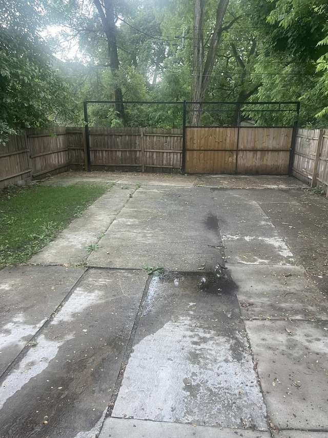 48 E 154th St, Harvey, IL 60426 - view of patio