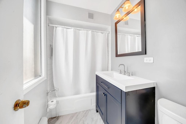 6325 N Sheridan Rd Unit 1903, Chicago, IL 60660 - full bath with vanity, marble look tile flooring, and shower / bath combo