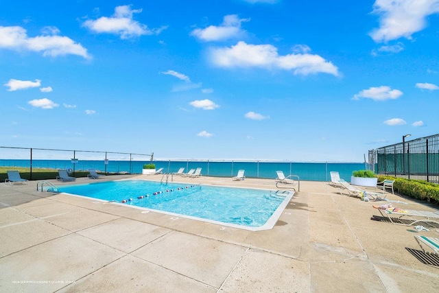 6325 N Sheridan Rd Unit 1903, Chicago, IL 60660 - community pool featuring a patio area