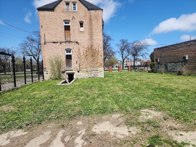 311 W Garfield Blvd, Chicago, IL 60621 - view of yard