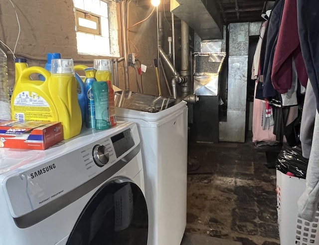 7809 S Christiana Ave, Chicago, IL 60652 - laundry room with washer and clothes dryer