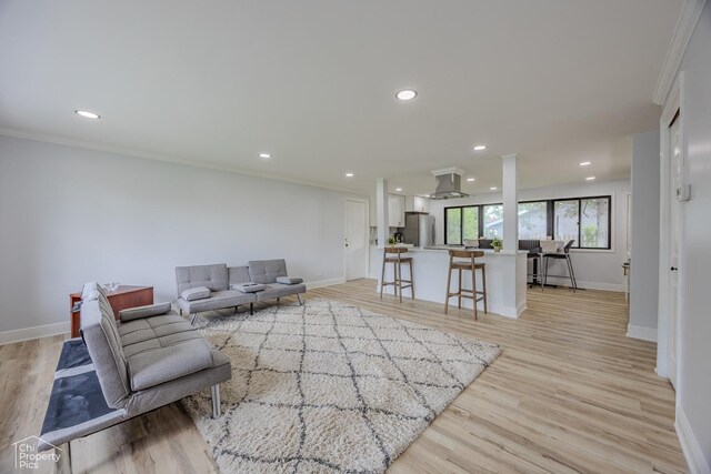 631 W Weathersfield Way, Schaumburg, IL 60193