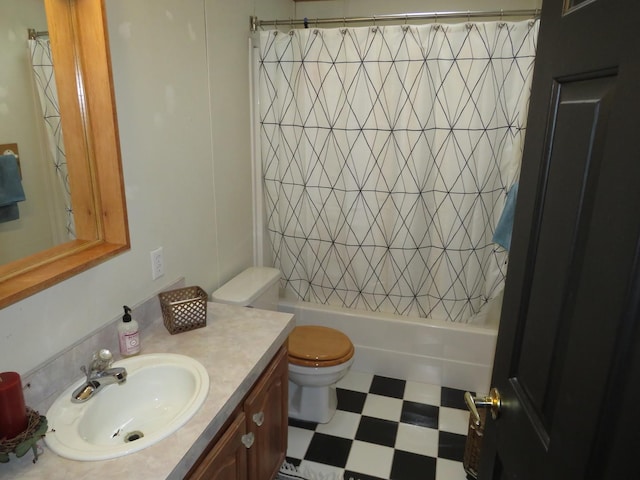 510 7th St, Mazon, IL 60444 - bathroom with tile patterned floors, shower / bath combo with shower curtain, and vanity