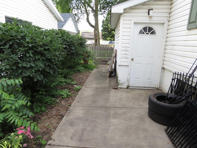 510 7th St, Mazon, IL 60444 - view of exterior entry with a patio area