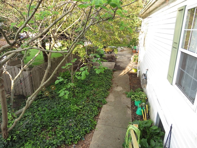510 7th St, Mazon, IL 60444 - view of yard