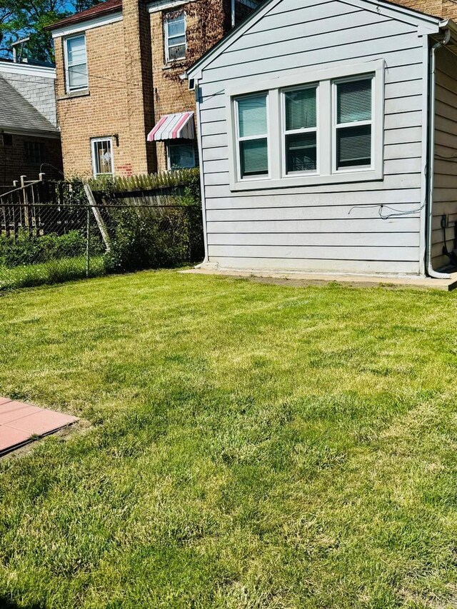 1621 N Luna Ave, Chicago, IL 60639 - view of yard