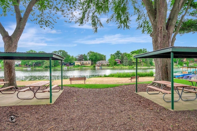 352 Rye Rd, Mundelein, IL 60060 - view of home's community with a water view