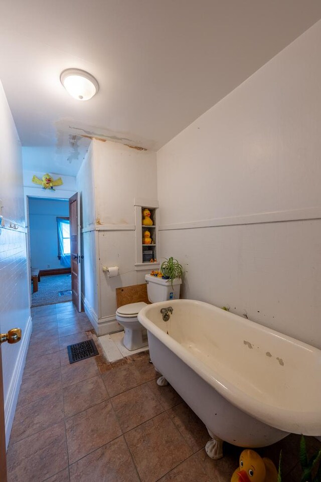 415 S Franklin Ave, Polo, IL 61064 - full bathroom with a freestanding bath and toilet