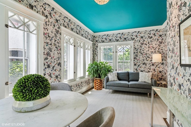 938 Edgemere Ct, Evanston, IL 60202 - living area featuring wallpapered walls and ornamental molding