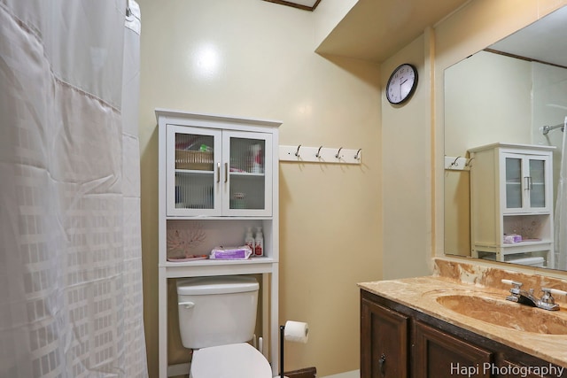 146 Westerfield Pl, Grayslake, IL 60030 - full bath with vanity and curtained shower