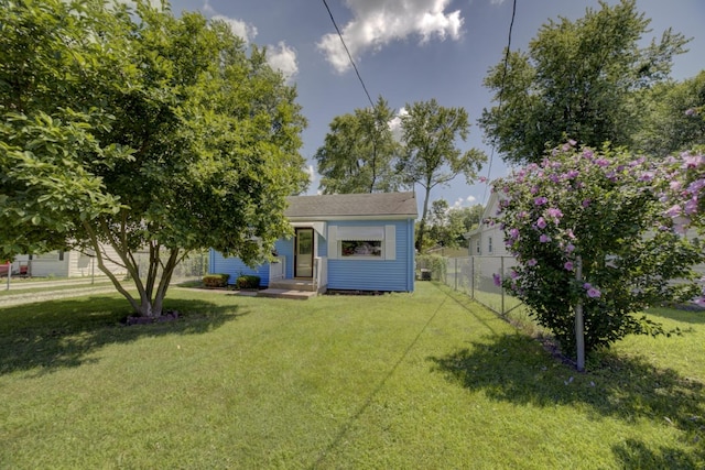 525 E Hickory St, Watseka, IL 60970 - photo 1