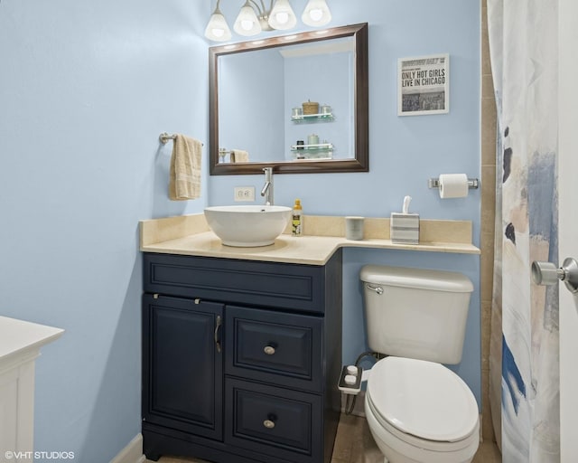 720 W Gordon Ter Unit 18R, Chicago, IL 60613 - full bathroom with vanity and a shower with curtain
