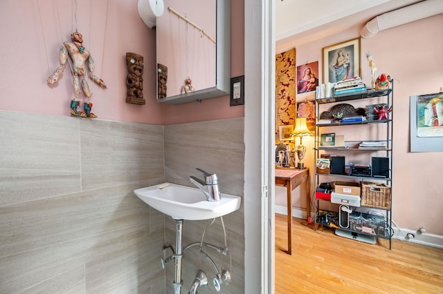 3800 N Lake Shore Dr Unit 5E, Chicago, IL 60613 - bathroom with wood finished floors and a sink
