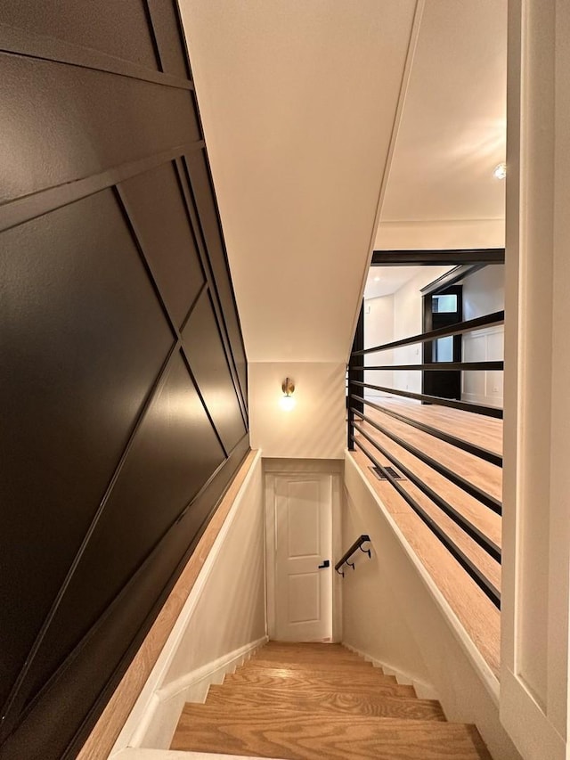 4409 S Prairie Ave, Chicago, IL 60653 - view of staircase