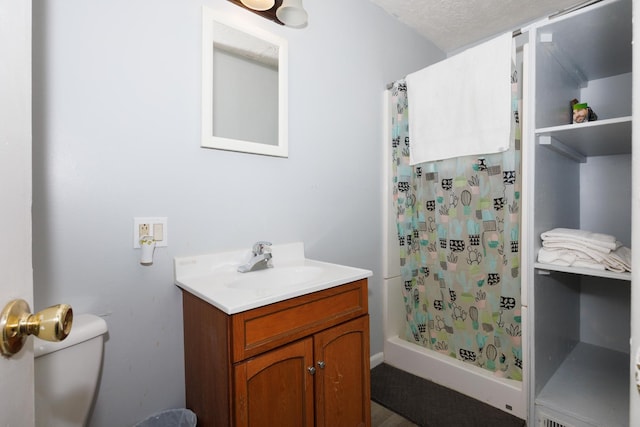 211 E Mulberry St, Bloomington, IL 61701 - full bath featuring vanity and shower / bath combination with curtain