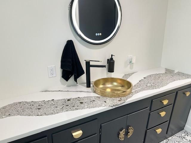 909 N Brinton Ave, Dixon, IL 61021 - bathroom featuring vanity