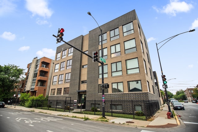 2304 W Jackson Blvd Unit 2W, Chicago, IL 60612 - view of property