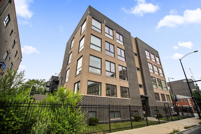 2304 W Jackson Blvd Unit 2W, Chicago, IL 60612 - view of building exterior